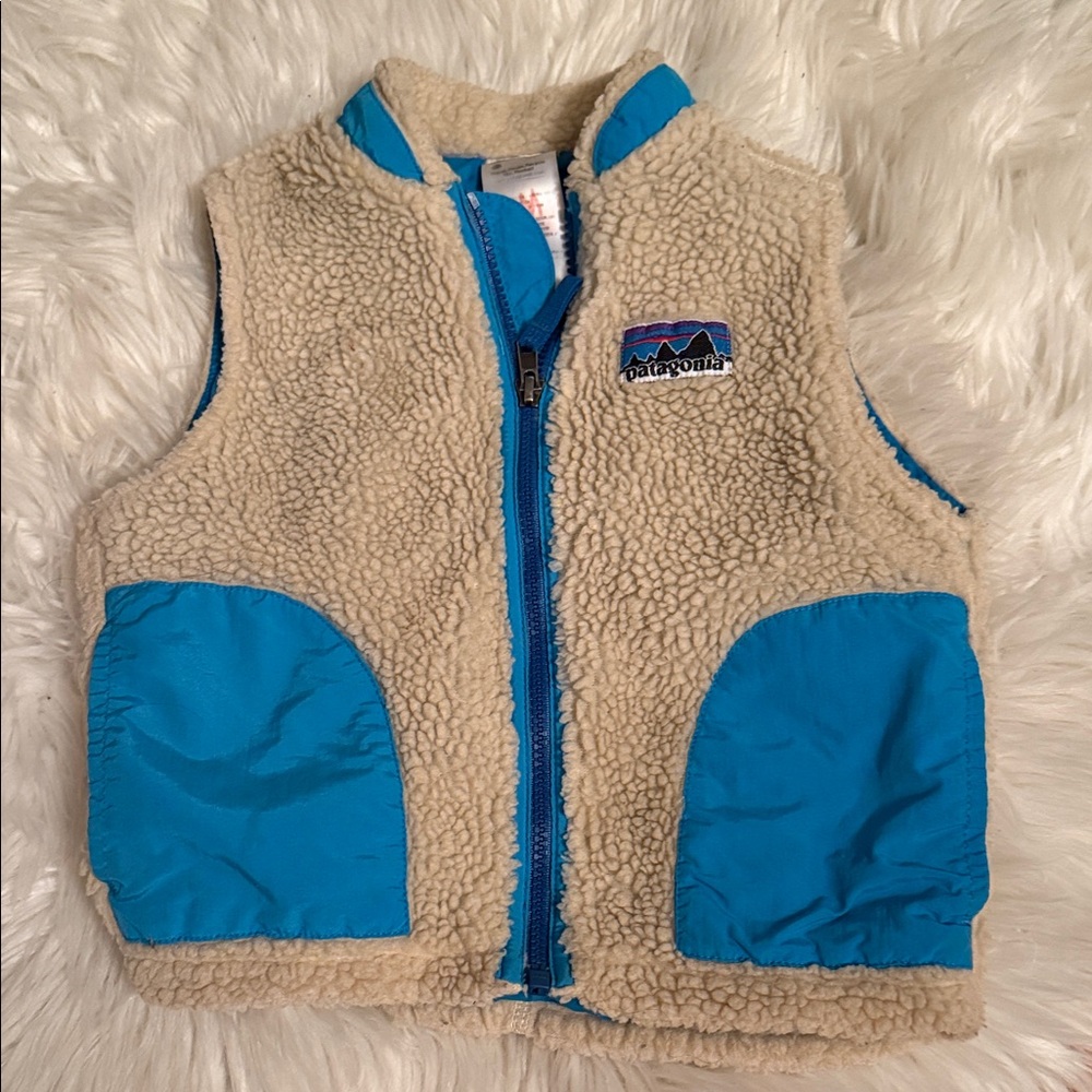 Patagonia Kids' Blue and Cream Fleece Vest size 4t